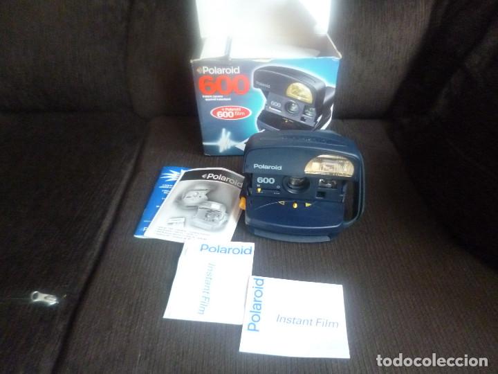 C&aacute;mara de fotos: camara polaroid con caja y manuales - Foto 1