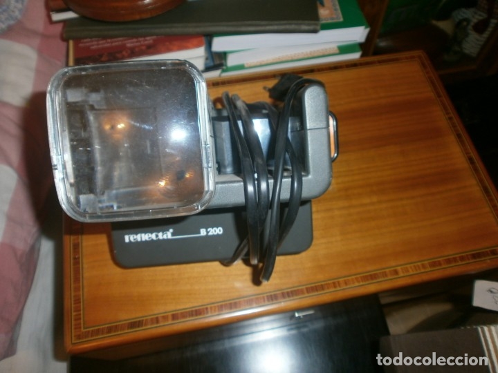 C&aacute;mara de fotos: Visor de diapositivas  el&eacute;ctrico reflecta B 200 funcionando - Foto 2