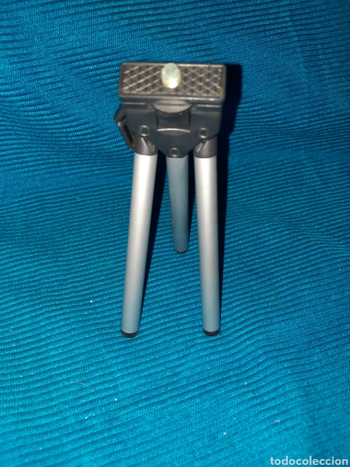 C&aacute;mara de fotos: PEQUE&Ntilde;O TR&Iacute;PODE DE ALUMINIO, 14 CM - Foto 1