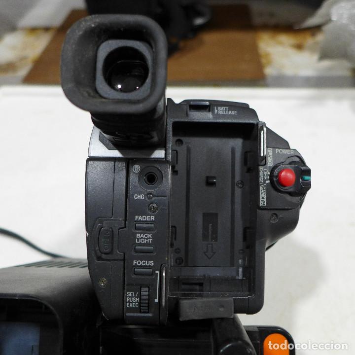 C&aacute;mara de fotos: CAMARA DE VIDEO SONY CCD-TRV78E - Foto 3