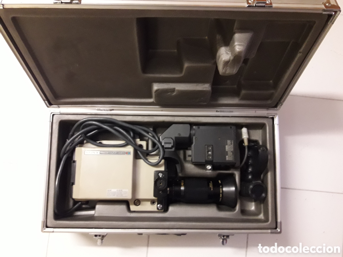 Fotocamere: C&Aacute;MARA PROFESIONAL SONY TRINICON COLOR CAMERA Y MALET&Iacute;N. COMIENZOS D&Eacute;CADA 1980.