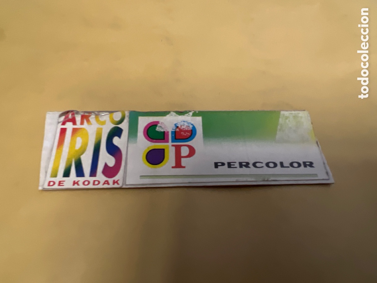C&aacute;mara de fotos: T1/E2/A410. PEGATINA ARCO IRIS DE KODAK DESPEGADA - Foto 1