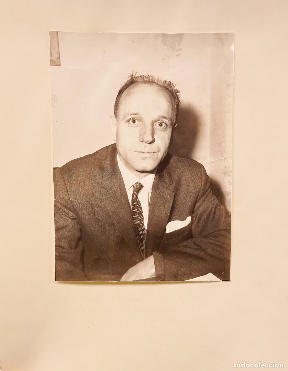 C&aacute;mara de fotos: FOTOGRAF&Iacute;A - LUIS DE CASTRESANA CON DEDICATORIA - Foto 1