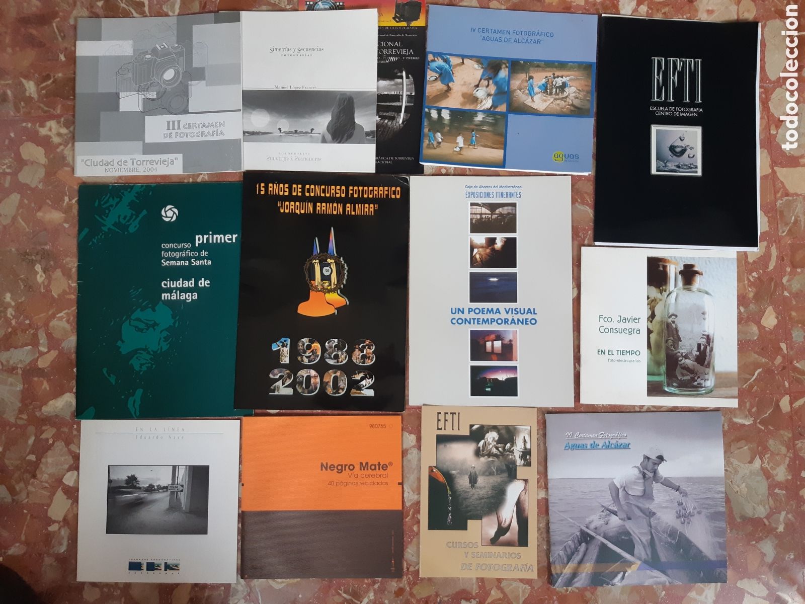 C&aacute;mara de fotos: 12 cat&aacute;logos de exposiciones fotograficas - Foto 1