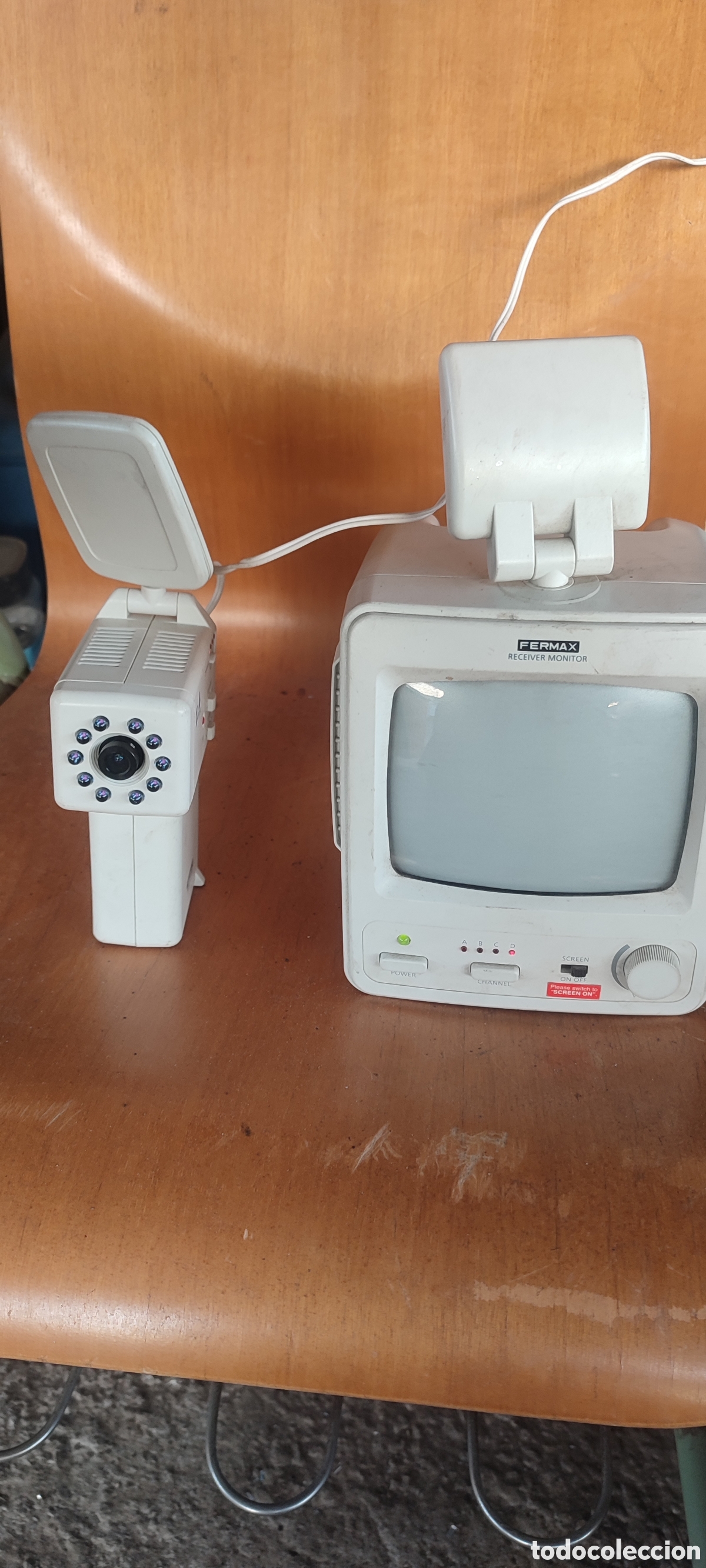 Fotokamera: Antiguo equipo de vigilancia Fermax. C&aacute;mara y pantalla