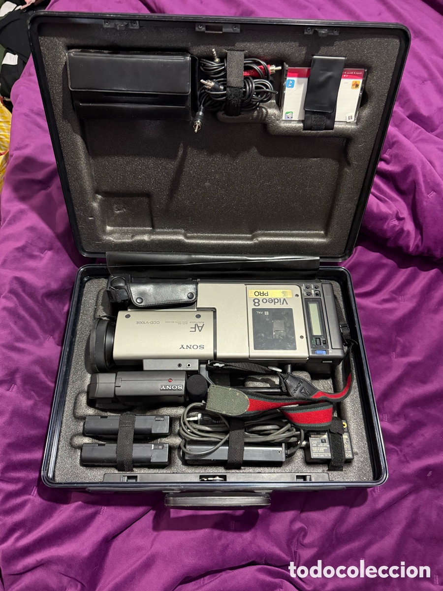 C&aacute;mara de fotos: videoc&aacute;mara vintage Sony Video 8 PRO, modelo CCD-V100E. A&ntilde;o 1988 como nueva funcionando