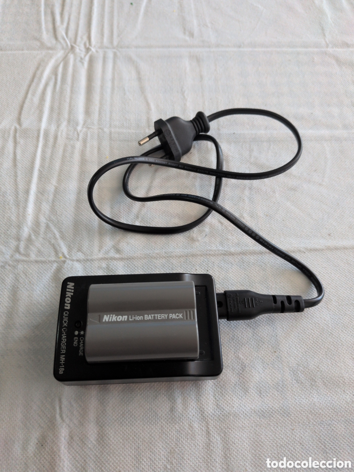 Fotocamere: Cargador y bater&iacute;a para c&aacute;mara Nikon MH-18a