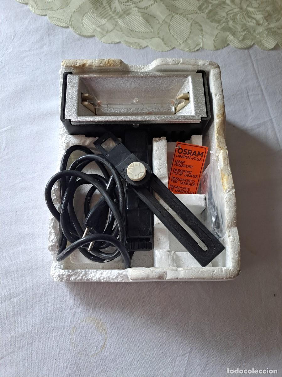 C&aacute;mara de fotos: L&aacute;mpara hal&oacute;gena vintage de la marca Osram