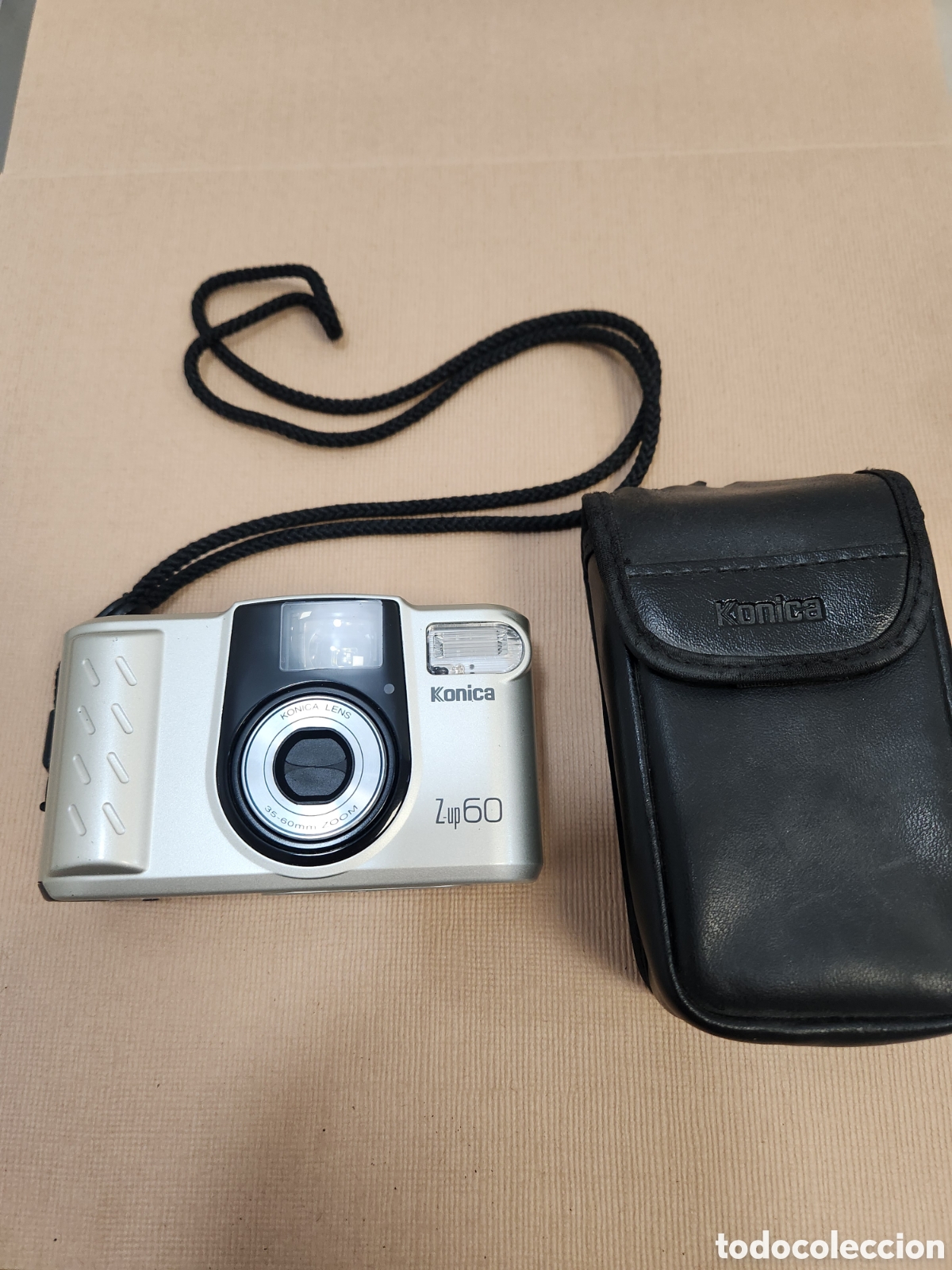 C&aacute;mara de fotos: C&aacute;mara Konica Zoom 60 con funda