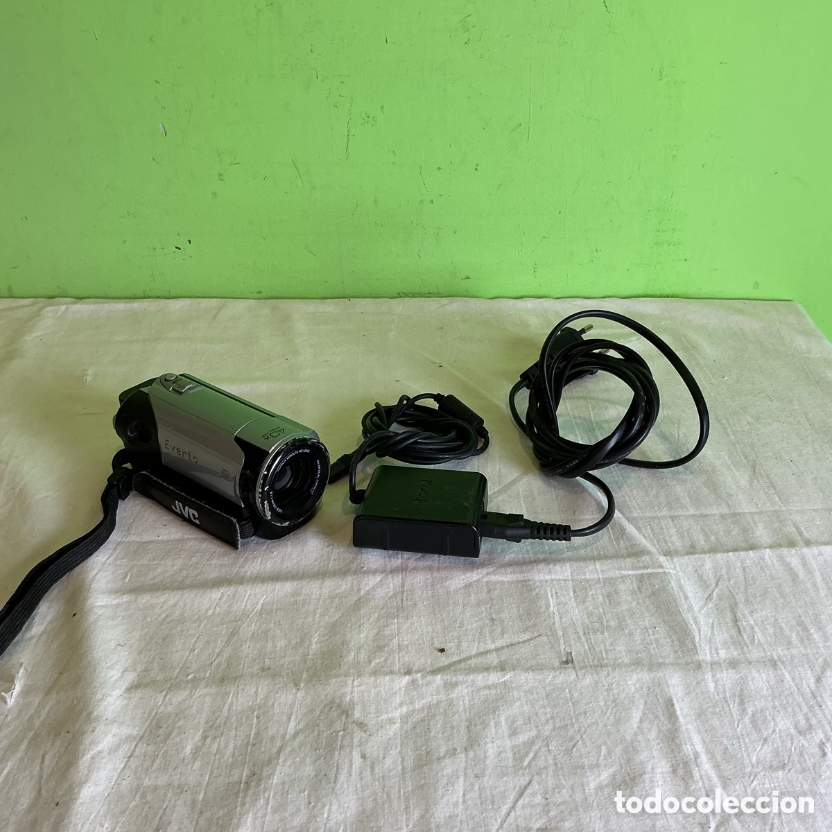 C&aacute;mara de fotos: Videoc&aacute;mara digital JVC Everio funcionando perfectamente con cargador original