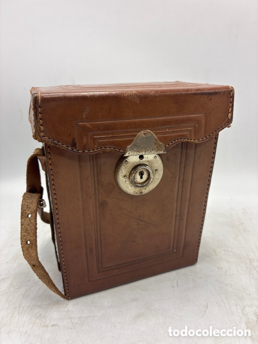 C&aacute;mara de fotos: Funda estuche con terciopelo en el interior. Para c&aacute;mara de fotos.
