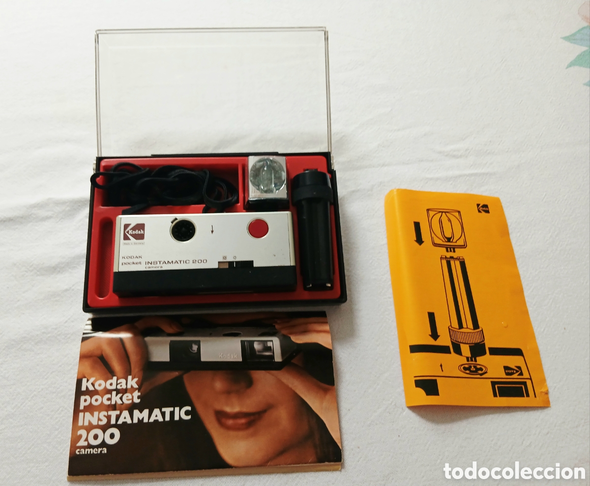 C&aacute;mara de fotos: C&aacute;mara Kodak Pocket Instamatic 200 en estuche original con accesorios y manuales - A&ntilde;os 70