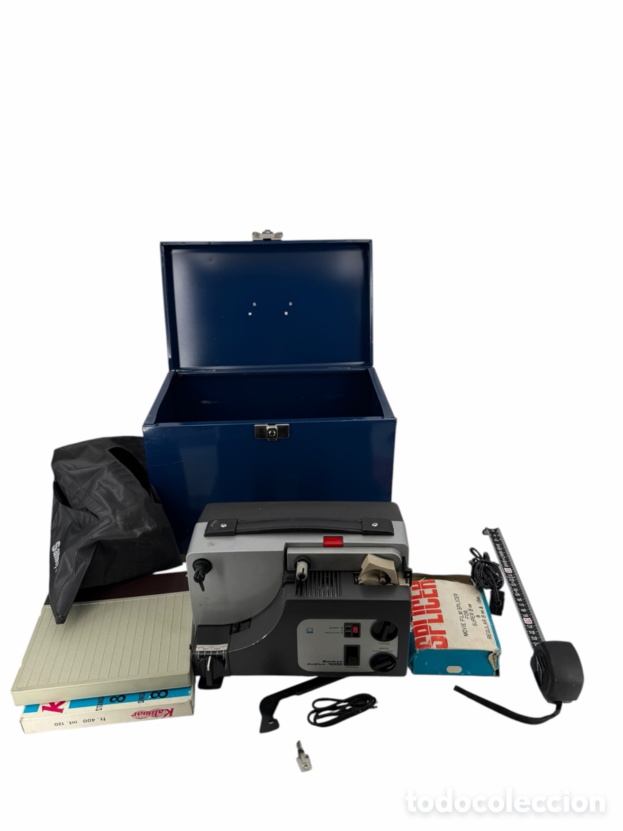 Fotokamera: Antiguo Equipo de Cine con Complementos