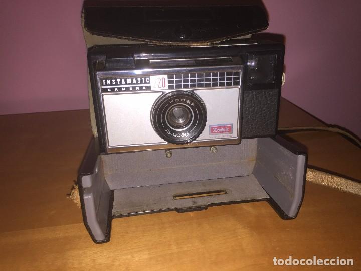 C&aacute;mara de fotos: Kodak Instamatic Camera 220 - Sucherkamera camera con estuche. - Foto 3