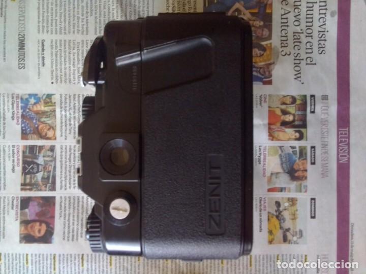 C&aacute;mara de fotos: lote c&aacute;mara Zenit 122 + flash - Foto 3