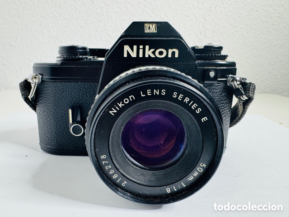 C&aacute;mara de fotos: Nikon EM 35mm Retro Vintage Camera Sin Probar
