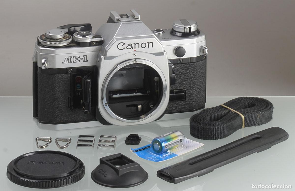 C&aacute;mara de fotos: Canon AE-1 (Jap&oacute;n, 1977)
