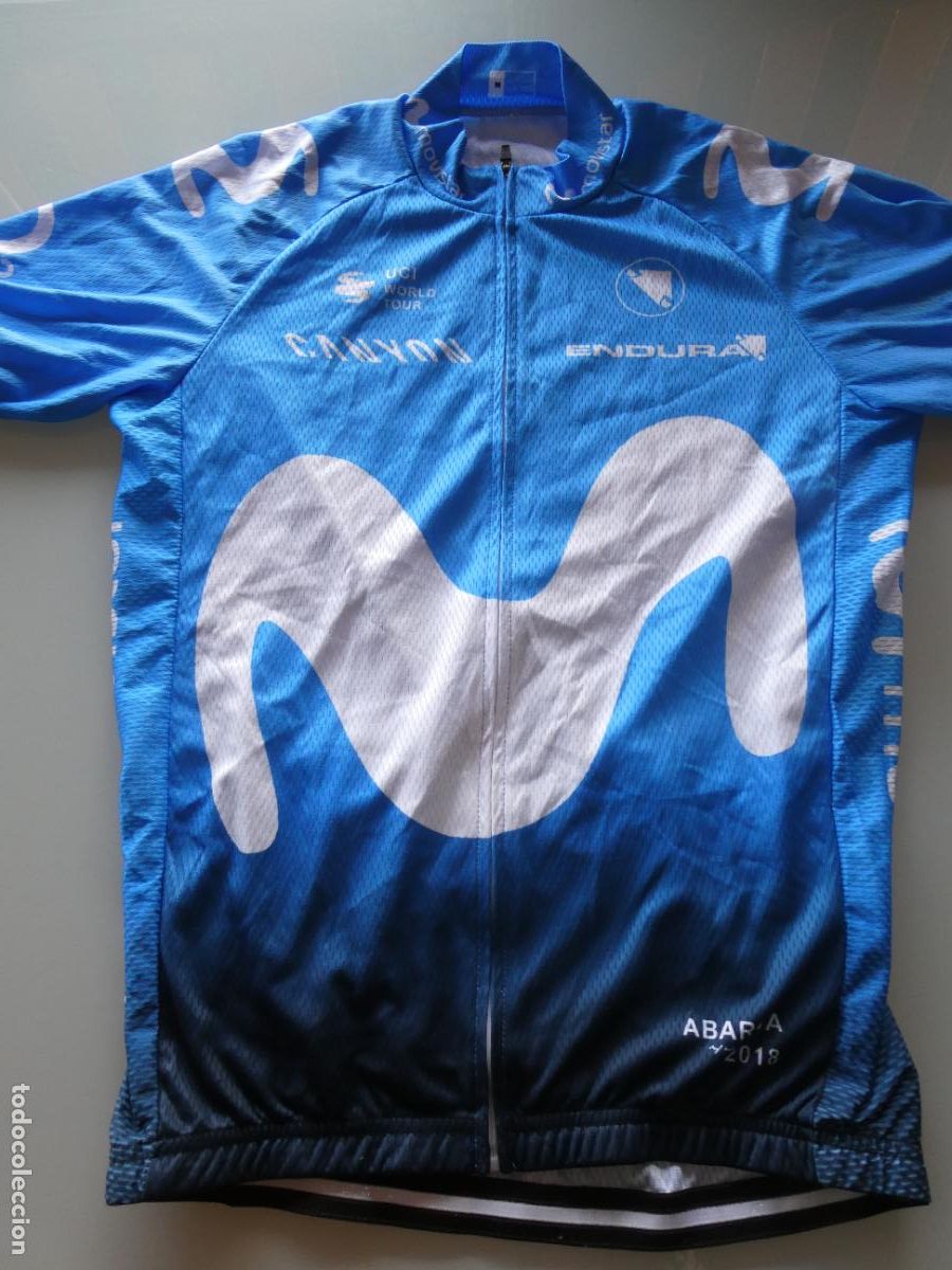Coleccionismo deportivo: CAMISETA MAILLOT CICLISMO. EQUIPO CICLISTA UCI WORLD TOUR MOVISTAR ESPA&Ntilde;A. TALLA M. 150GR