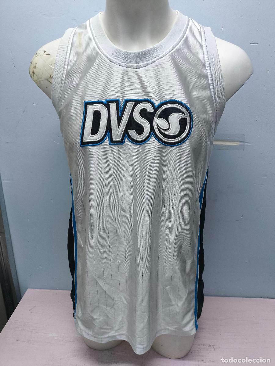 Coleccionismo deportivo: DVS Shoe Company Street Basketball basket shirt camiseta S-M 53cts