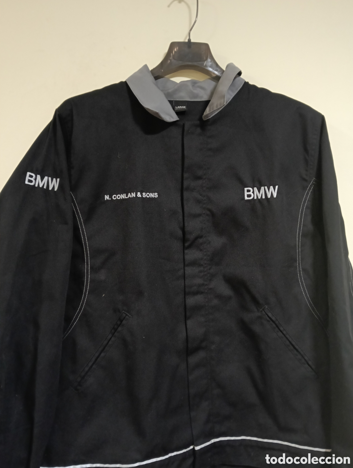 Sports collectibles: Ropa de factor&iacute;a BMW