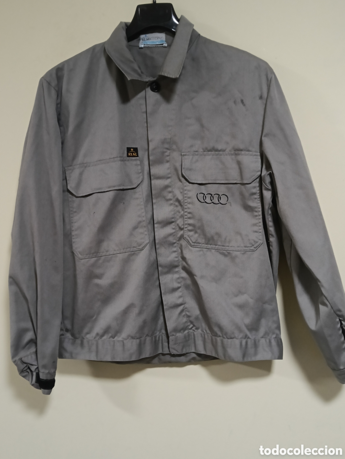 Sports collectibles: Ropa de factor&iacute;a Audi