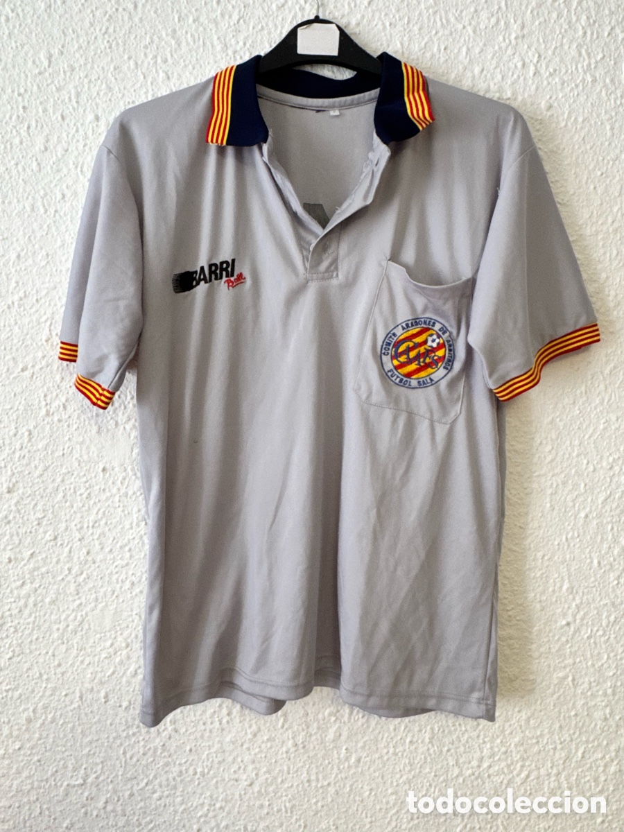 Sports collectibles: Antigua Camiseta deportiva del Comit&eacute; aragon&eacute;s de &aacute;rbitros f&uacute;tbol sala TALLA -L- Barri Ball