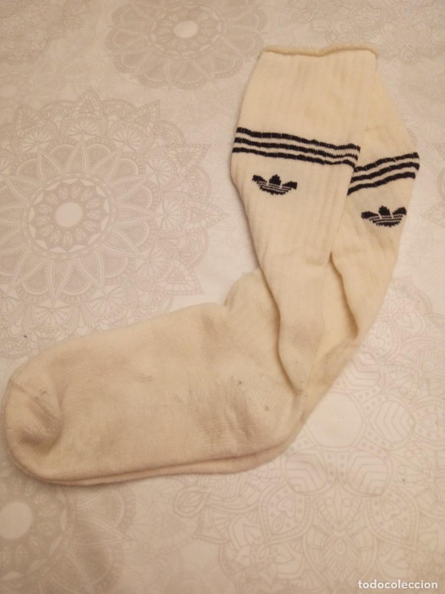 Coleccionismo deportivo: Medias deportivas de color blanco de la marca Adidas.