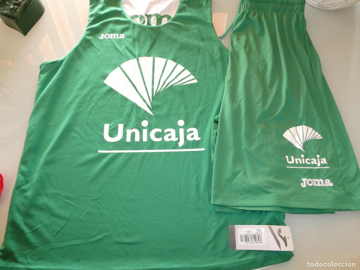 Coleccionismo deportivo: EQUIPACI&Oacute;N UNICAJA M&Aacute;LAGA BALONCESTO. CAMISETA REVERSIBLE CON ETIQUETA + PANTAL&Oacute;N. TALLA M. 350GR