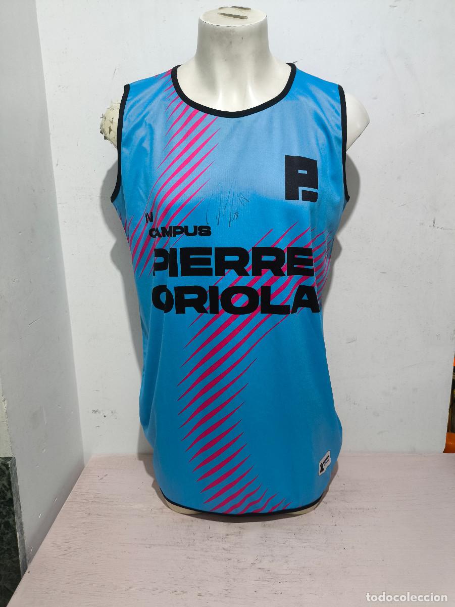 Coleccionismo deportivo: Pierre Oriola SIgned basket player campus camiseta shirt Baxi Manresa FC Barcelona player M 58cts