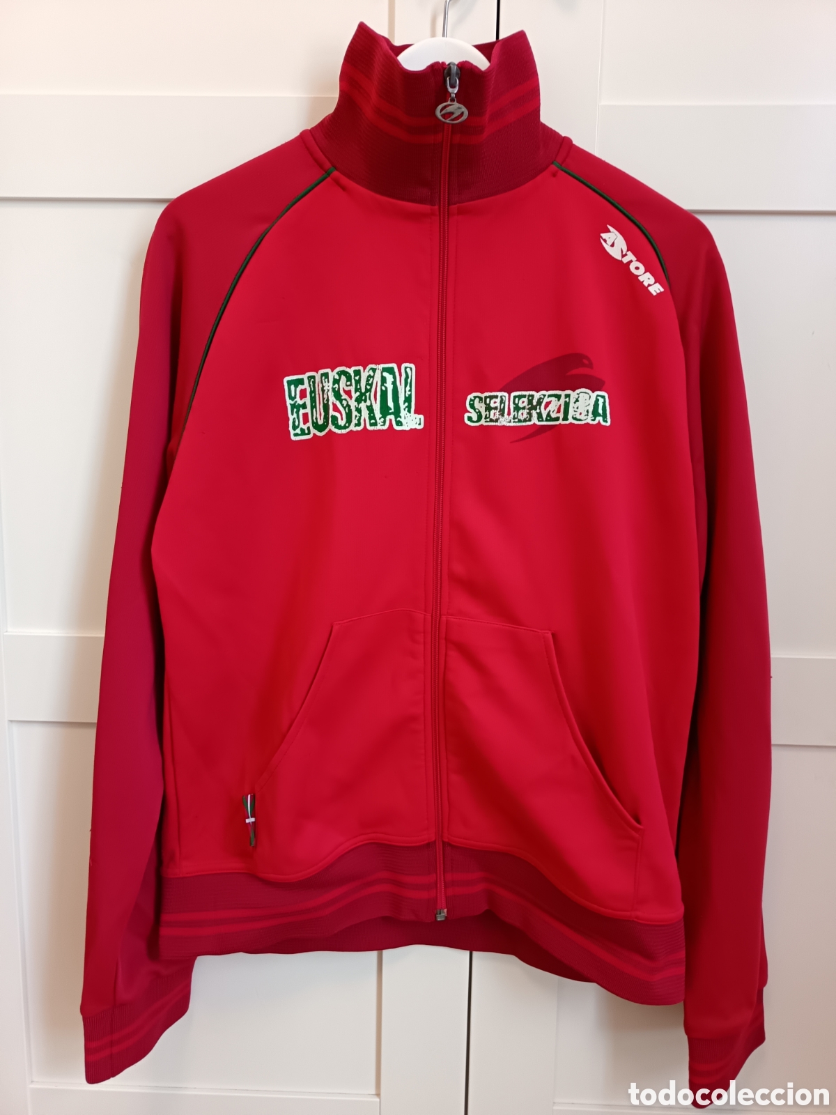 Coleccionismo deportivo: Chaqueta Astore de la Seleccion Euskadi futbol