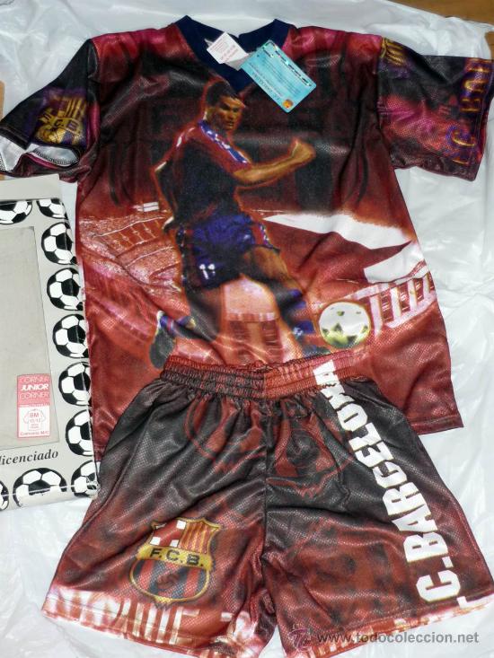 Coleccionismo deportivo: CONJUNTO CAMISETA Y PANTALON BAR&Ccedil;A RIVALDO .PRODUCTO OFICIAL LICENCIADO A&Ntilde;OS 90  10/12 A&Ntilde;OS