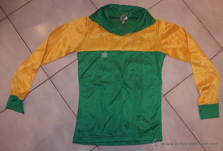 Collezionismo sportivo: CAMISETA PORTERO VERDE Y AMARILLA,FUTBOL,LUANVI,A&Ntilde;OS 70 U 80,A ESTRENAR