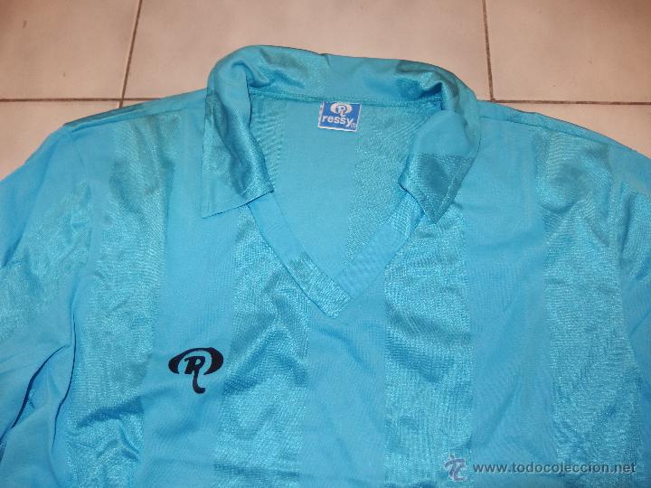 Colecionismo desportivo: CAMISETA CON LOS COLORES DEL REAL CLUB CELTA DE VIGO,RESSY,TALLA 8,A&Ntilde;OS 80,FUTBOL,A ESTRENAR