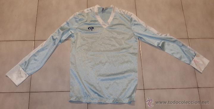 Sports collectibles: CAMISETA CON LOS COLORES DEL CELTA DE VIGO,SELECCI&Oacute;N DE URUGUAY,RESSY,F&Uacute;TBOL,A&Ntilde;OS 70, ESTRENAR