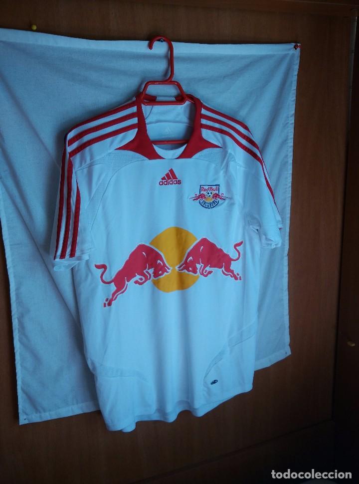 Sports collectibles: Original | Futbol | Talla M | Camiseta del Red Bull Salzburgo (Austria)