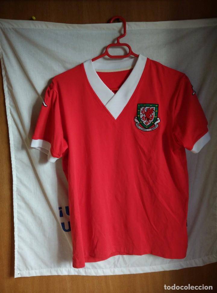 Sports collectibles: Original | Futbol | Talla L (ce&ntilde;ida) | Camiseta de Gales