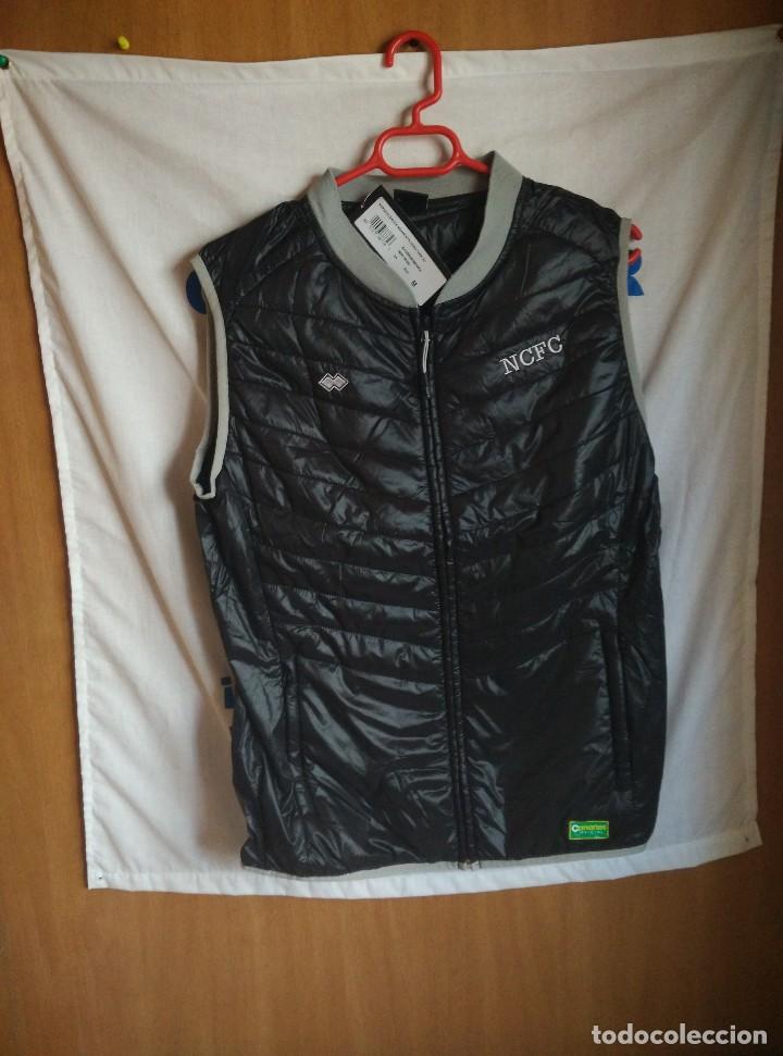 Sports collectibles: Nuevo a estrenar y Original | Futbol | Talla M | Abrigo del Norwich City