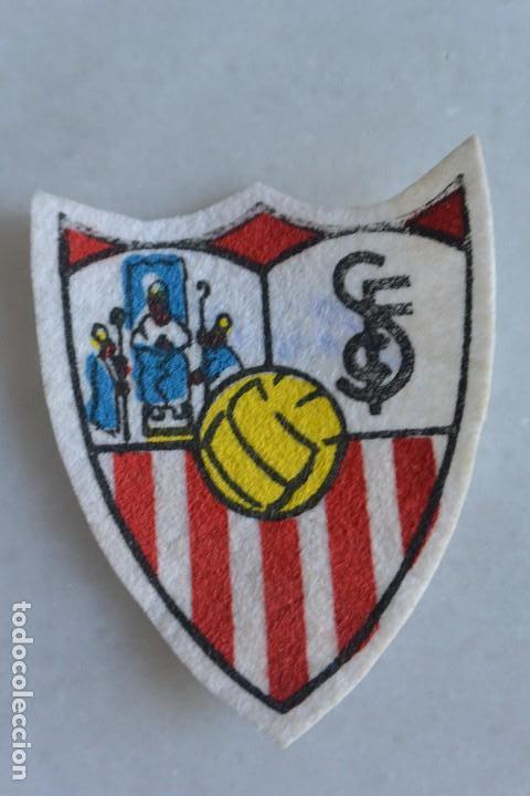 Colecionismo desportivo: ESCUDO DE FUTBOL PARA CAMISETA. ORIGINAL A&Ntilde;OS 60. SEVILLA CF