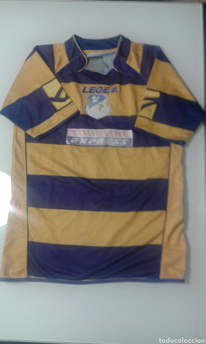 Sports collectibles: Camiseta de f&uacute;tbol marca LEGEA, talla M.