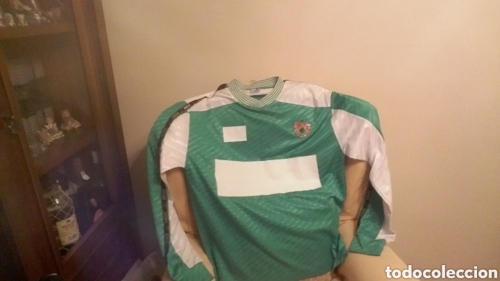 Sports collectibles: Cp Cacere&ntilde;o. Excelente lote. Camisetas Fotos y libro. Diverso.