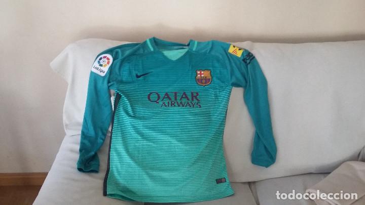 Sports collectibles: FC BARCELONA  2 EQUIPACION  - COLOR VERDE  DESVANESCENTE 2016 - 2017