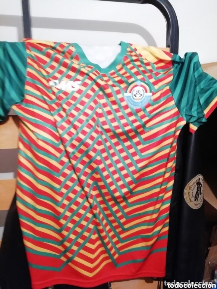 Sports collectibles: Lote camisetas selecciones f&uacute;tbol. Ex&oacute;ticas.