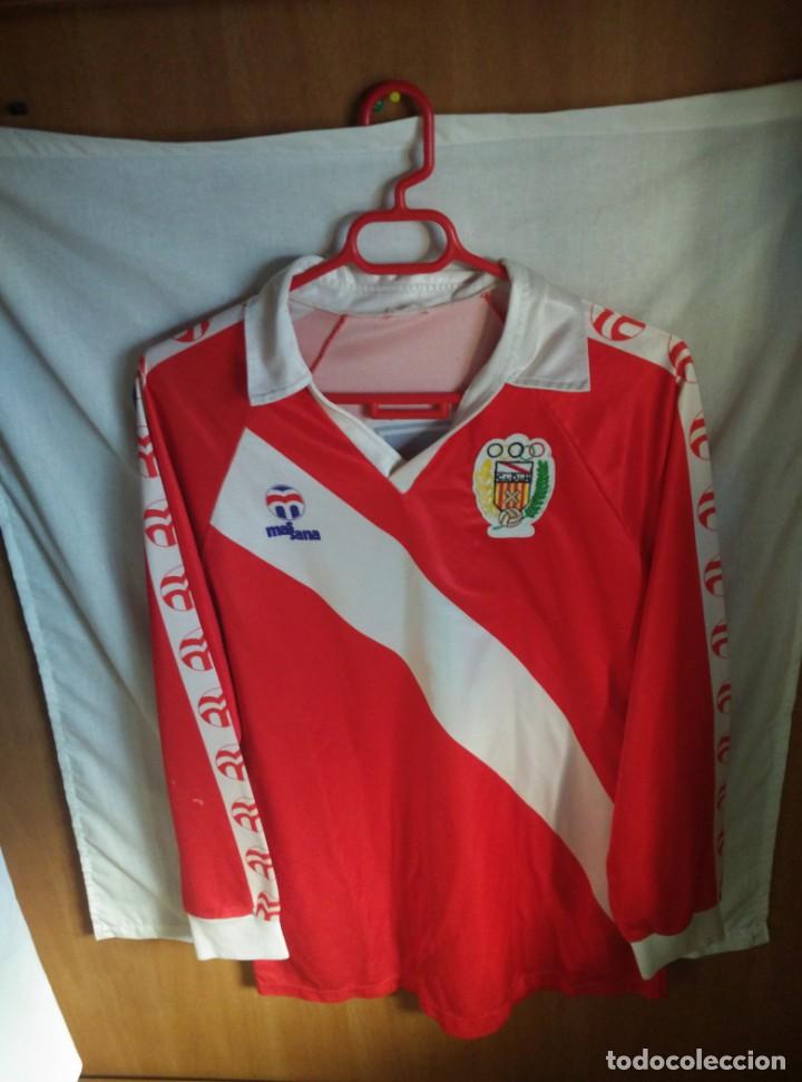 Coleccionismo deportivo: Original | Futbol | Talla L | Camiseta | CE L' Hospitalet #4 de los a&ntilde;os 90 - match