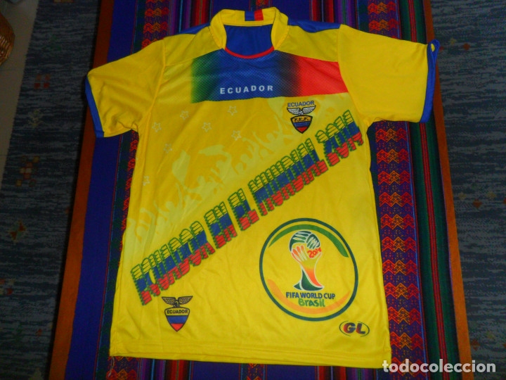 Coleccionismo deportivo: CAMISETA F&Uacute;TBOL SELECCI&Oacute;N NACIONAL ECUADOR CONMEMORATIVA DE SU PARTICIPACI&Oacute;N EN MUNDIAL BRASIL 2010.