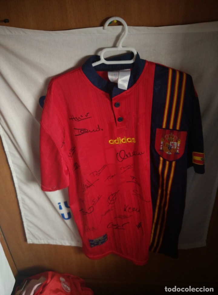 Sports collectibles: Original | Futbol | Talla L | Camiseta | Espa&ntilde;a de los a&ntilde;os 90 - version con firmas