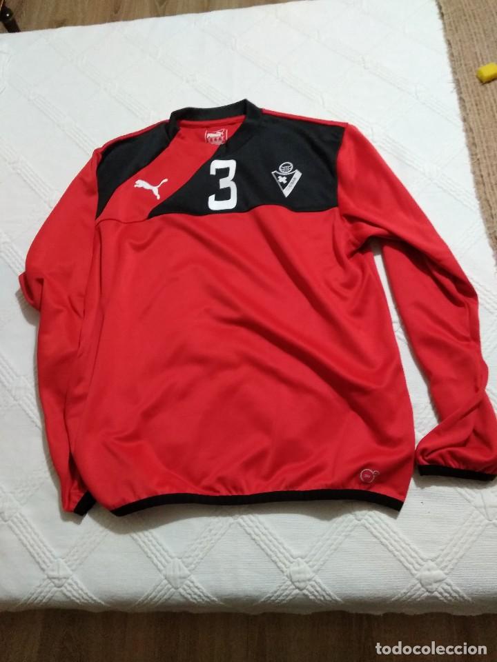 Sports collectibles: CAMISETA SUDADERA S.D. EIBAR M ROJO Y NEGRO A EXTRENAR FUTBOL