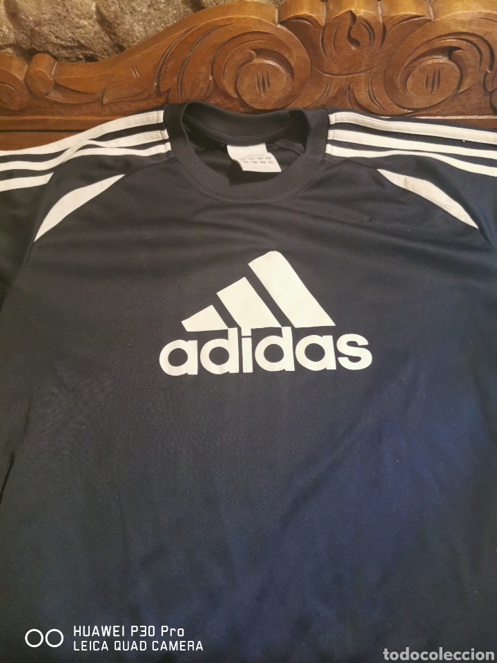 Colecionismo desportivo: camiseta de f&uacute;tbol azul marino Adidas