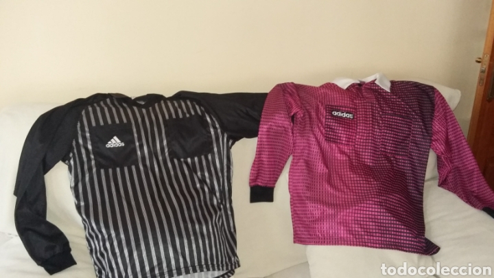 Collezionismo sportivo: Camiseta &aacute;rbitros. Lote de Adidas. Simb&oacute;licas