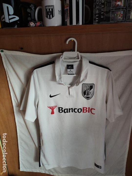 Sports collectibles: Original | Camiseta de Futbol | Talla S | Vitoria Guimaraes
