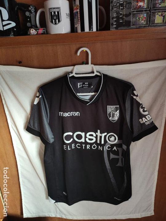 Sports collectibles: Original | Camiseta de Futbol | Talla S | Vitoria Guimaraes